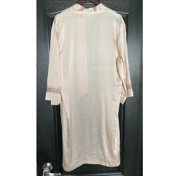 Mansphil Pink Silk Robe - Picture 4 of 11